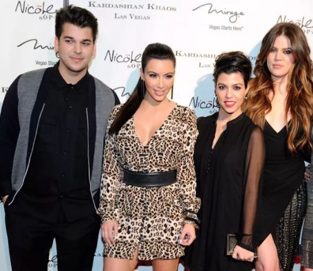 pcture of Rober Kardashian Family